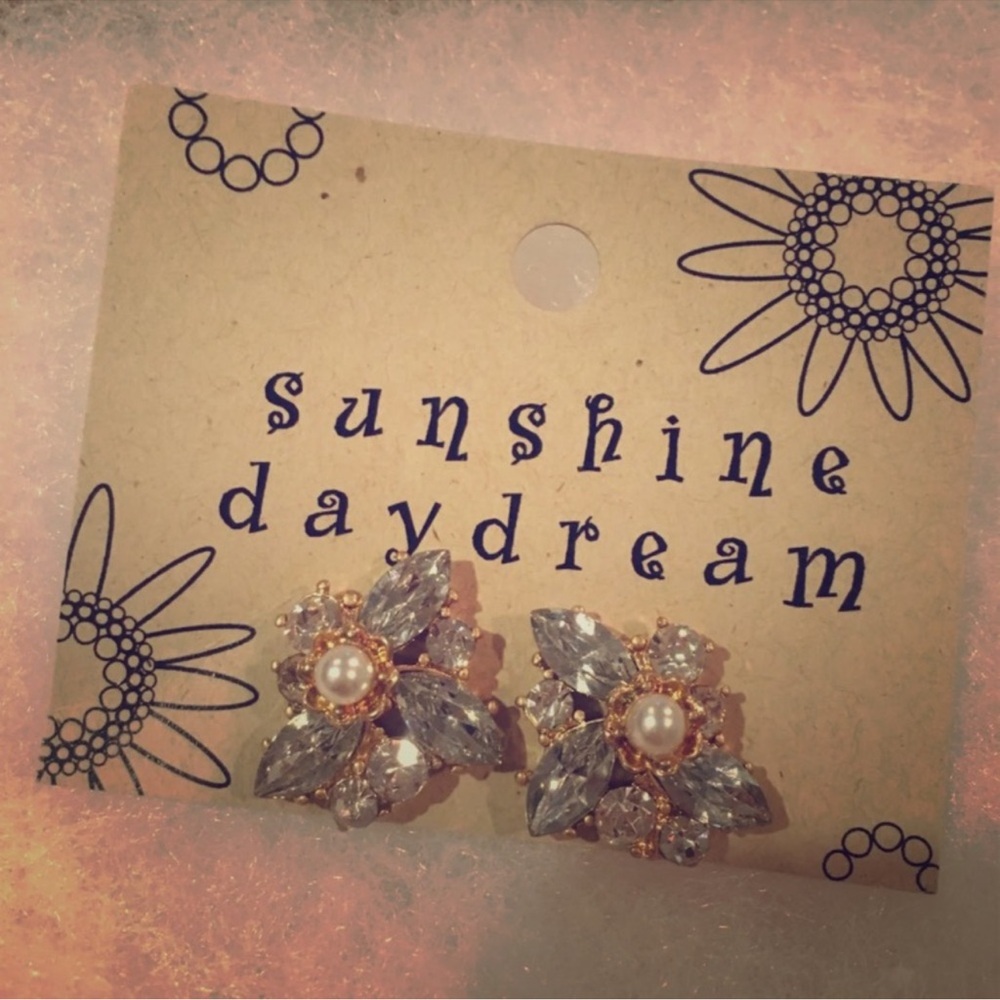 Statement Floral Boutique Earrings - Picture 2 of 4